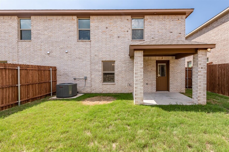 Rolling Terrace Duplexes portfolio of 7 properties for sale on LoopNet.ca - Building Photo - Image 3 of 7