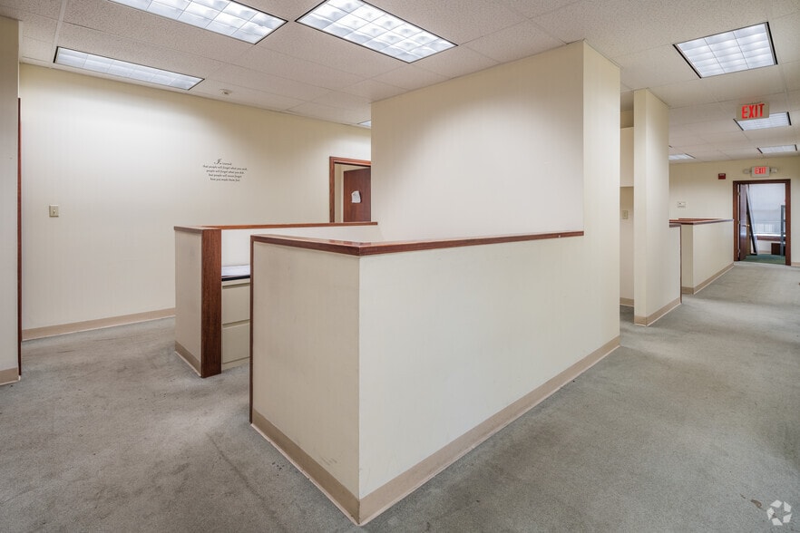 3890 N Illinois St, Swansea, IL for sale - Interior Photo - Image 2 of 10