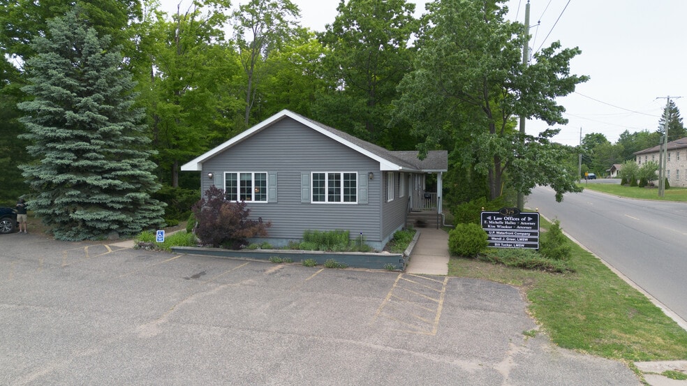 375 N McClellan Ave, Marquette, MI for sale - Building Photo - Image 3 of 38