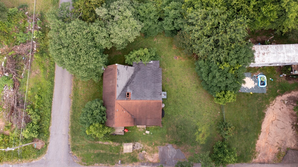 14-Home Investment Portfolio – Anderson, portefeuille de 2 propriétés à vendre sur LoopNet.ca - Photo du bâtiment - Image 3 de 35