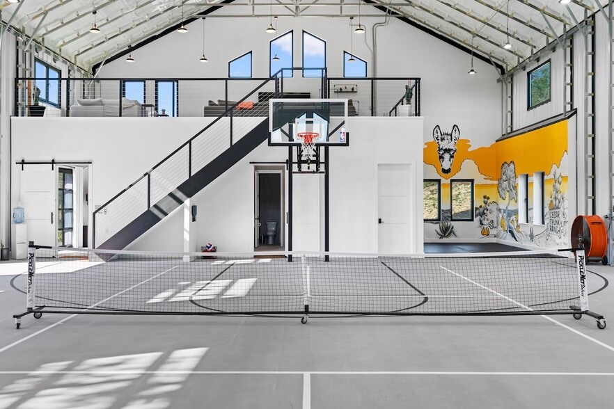 12701 Trails End Rd, Leander, TX for sale - Building Photo - Image 2 of 5