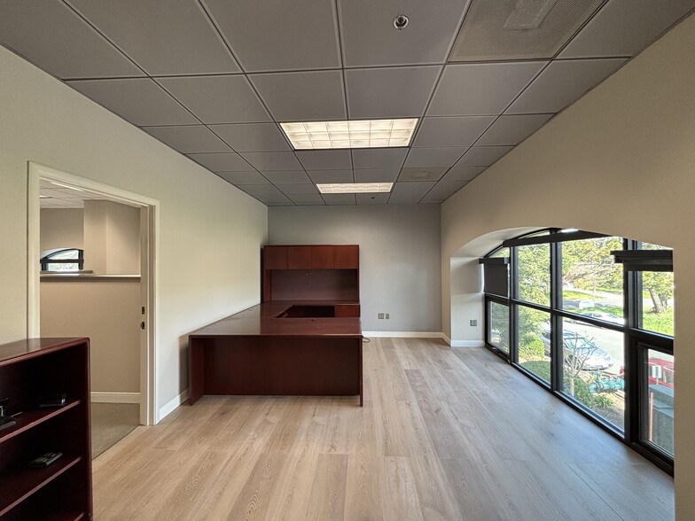 147 Camino Oruga, Napa, CA for lease - Interior Photo - Image 3 of 11