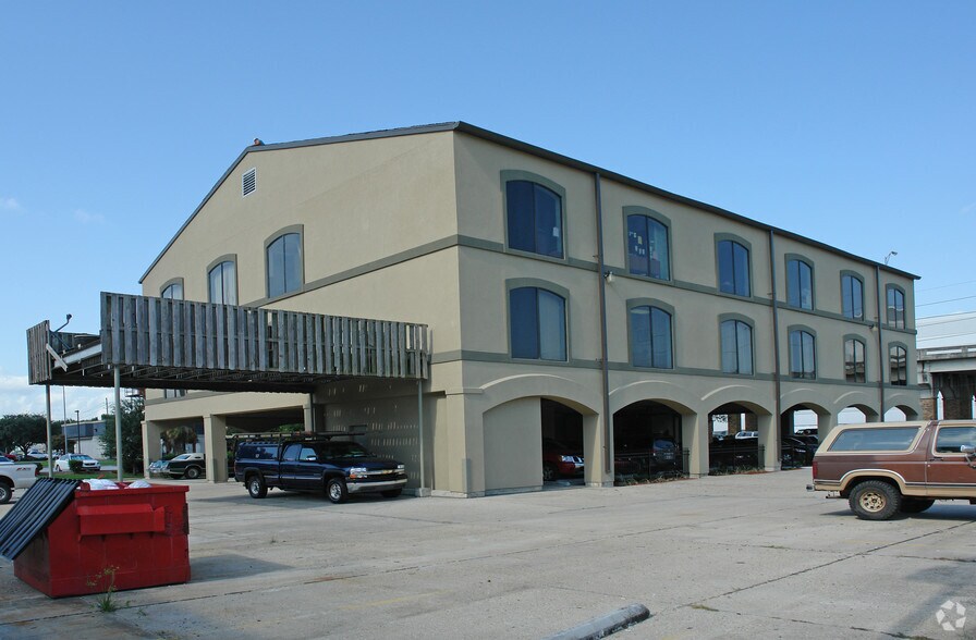 2901 N Causeway Blvd, Metairie, LA à louer - Photo du bâtiment - Image 2 de 16