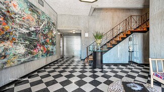 Plus de détails pour 5400 NE 4 Ct, Miami, FL - Bureau, Commerce de détail à louer