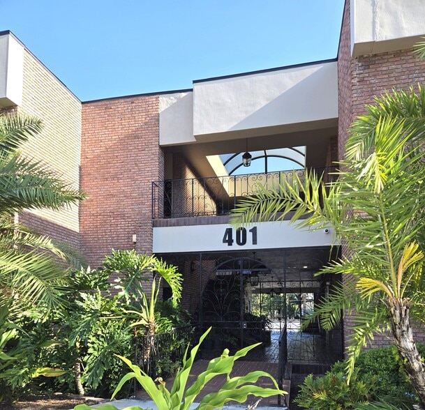 401 W Colonial Dr, Orlando, FL à louer - Photo du bâtiment - Image 2 de 8