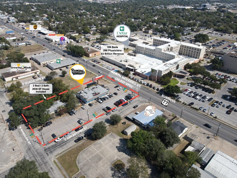 1403 N Navarro St, Victoria, TX à vendre - Aérien - Image 2 de 39