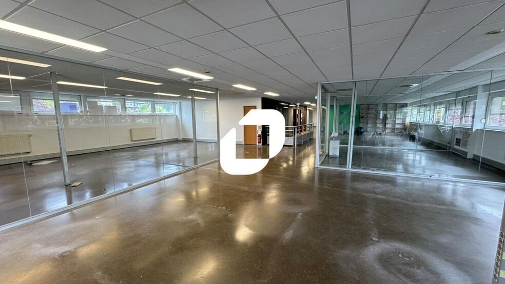 32 Rue De L'Industrie, Illkirch-Graffenstaden for lease - Interior Photo - Image 3 of 21