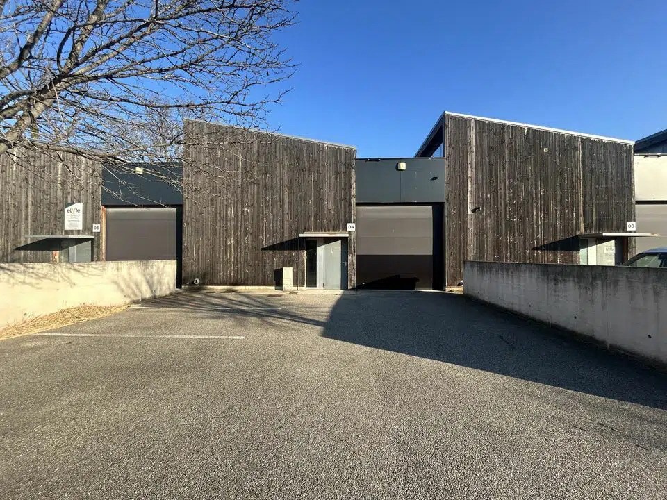 Industrial in Avignon for lease Building Photo- Image 1 of 10