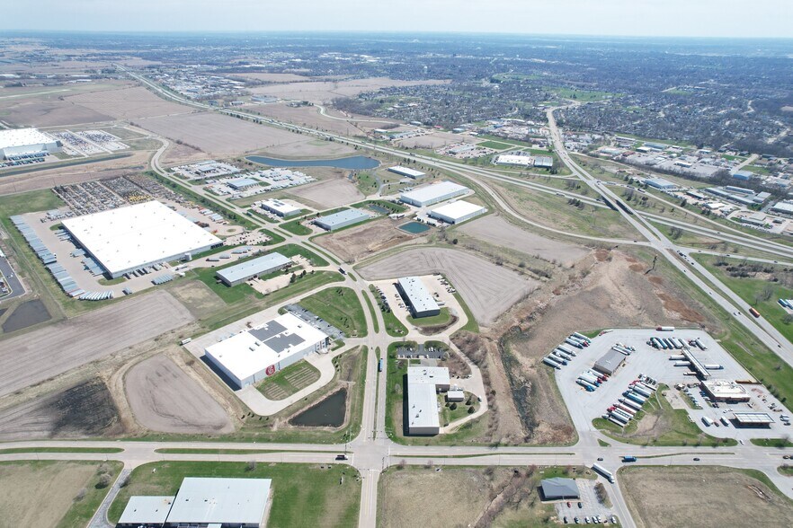 Research Parkway, Davenport, IA à vendre - Aérien - Image 3 de 4