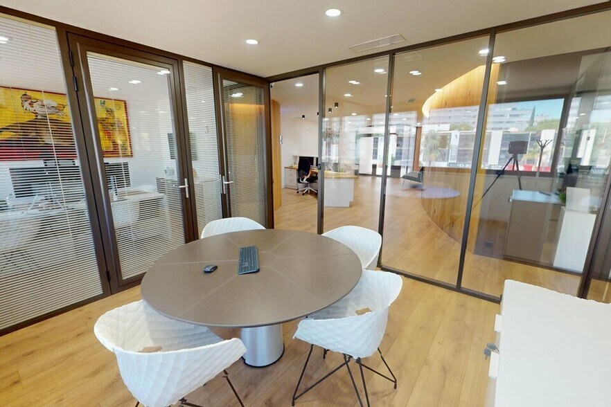 Office in Villeneuve-Loubet for sale - Interior Photo - Image 2 of 8