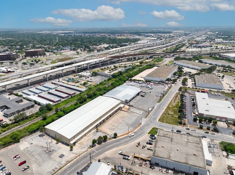 9610 Ball St, San Antonio, TX for lease - Building Photo - Image 2 of 5