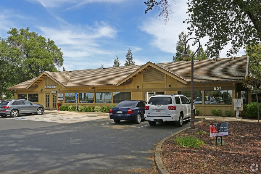 907 Embarcadero Dr, El Dorado Hills, CA à vendre - Photo du bâtiment - Image 3 de 3