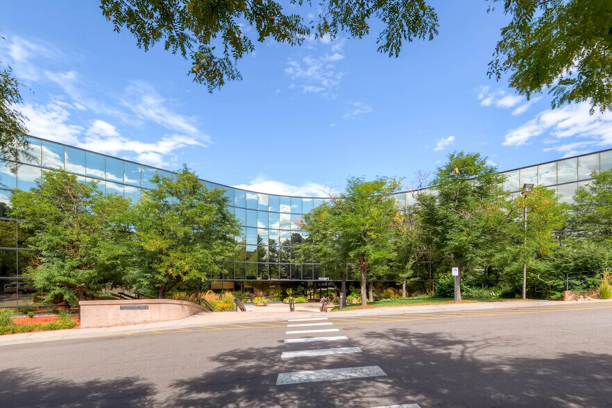 6021 S Syracuse Way, Greenwood Village, CO à louer - Photo du bâtiment - Image 2 de 18