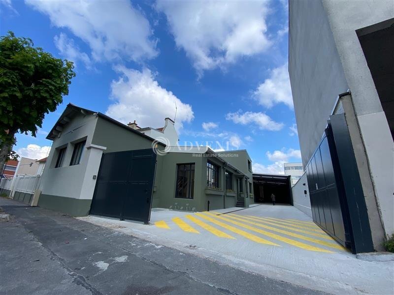 Flex in Montreuil for sale Building Photo- Image 1 of 13