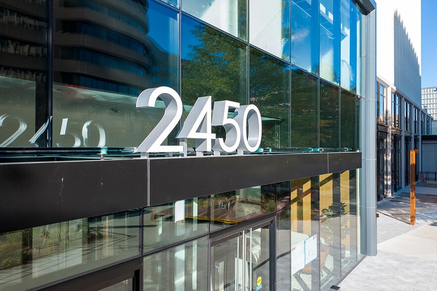 2450 Crystal Dr, Arlington, VA for lease - Building Photo - Image 3 of 14
