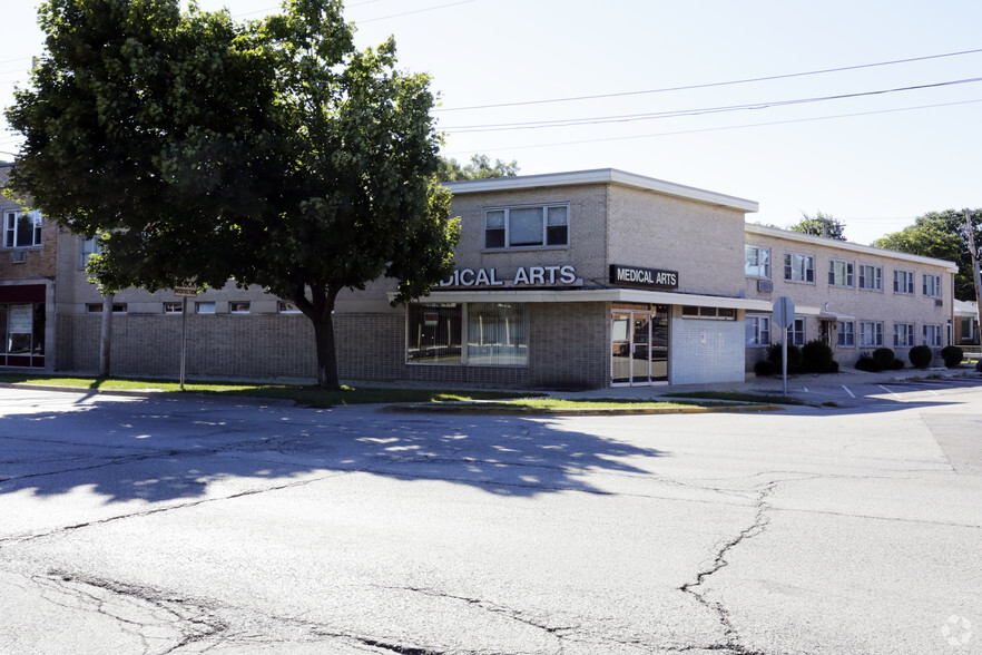 345 Laverne Ave, Hillside, IL à louer - Photo du bâtiment - Image 2 de 2