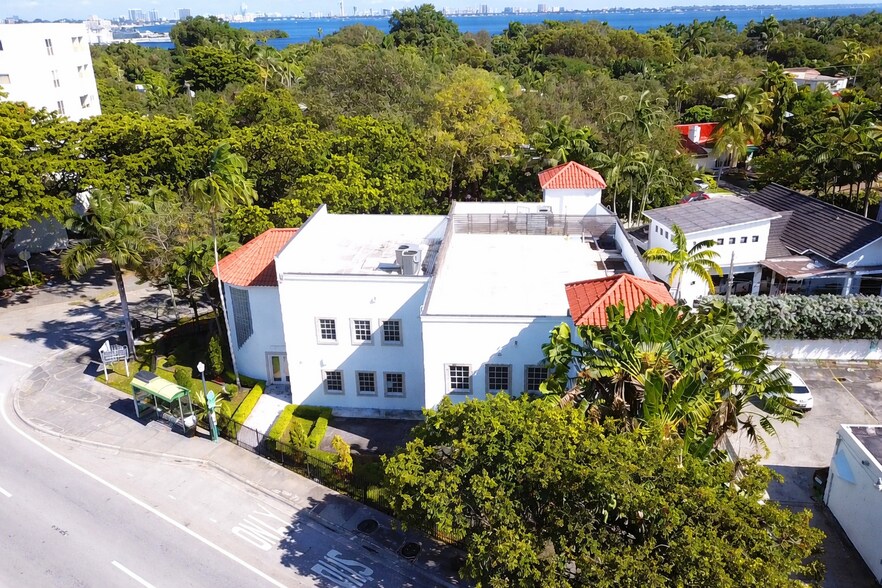 5999 Biscayne Blvd, Miami, FL à louer - Photo du bâtiment - Image 3 de 22