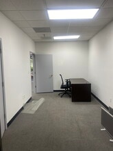 8168-8190 W Baymeadows Way, Jacksonville, FL for lease Interior Photo- Image 2 of 9
