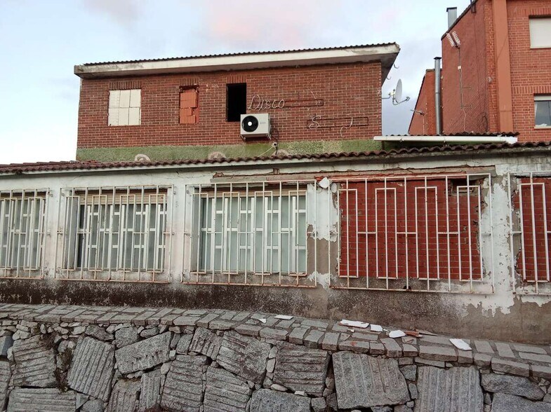 Commerce de détail dans Pelayos de la Presa, Madrid à vendre - Photo du bâtiment - Image 3 de 3