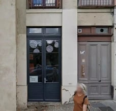 Retail in Lyon for lease Building Photo- Image 1 of 7