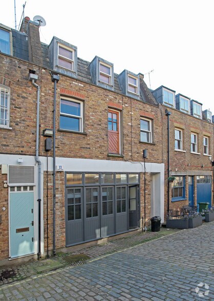 8 Junction Mews, Londres à louer - Photo du bâtiment - Image 1 de 5