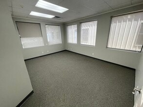 26010 Oak Ridge Dr, Spring, TX à louer Photo intérieure- Image 2 de 5