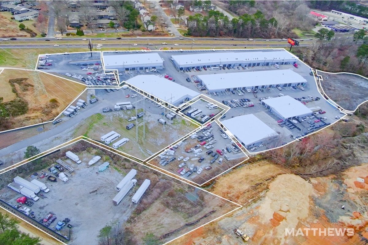 Airport Commerce Center portefeuille de 6 propriétés à vendre sur LoopNet.ca Photo du bâtiment- Image 1 de 6