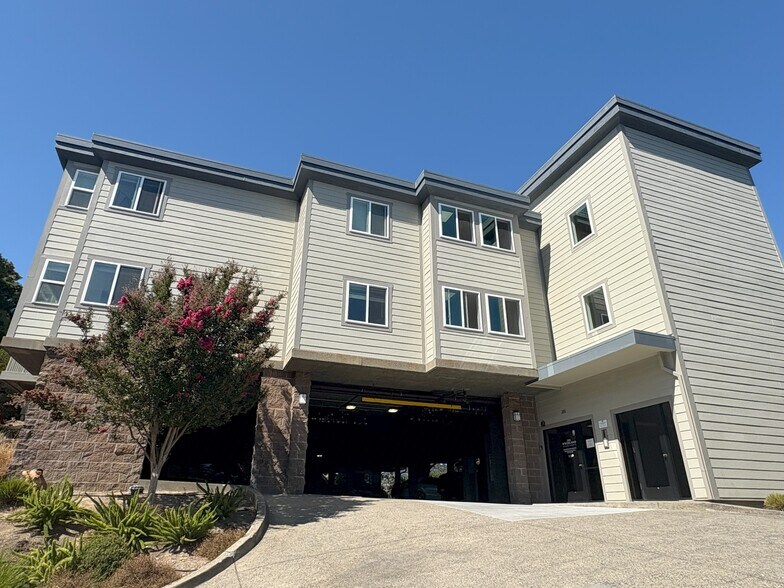 285 Woodland Ave, San Rafael, CA à vendre - Photo du bâtiment - Image 2 de 12