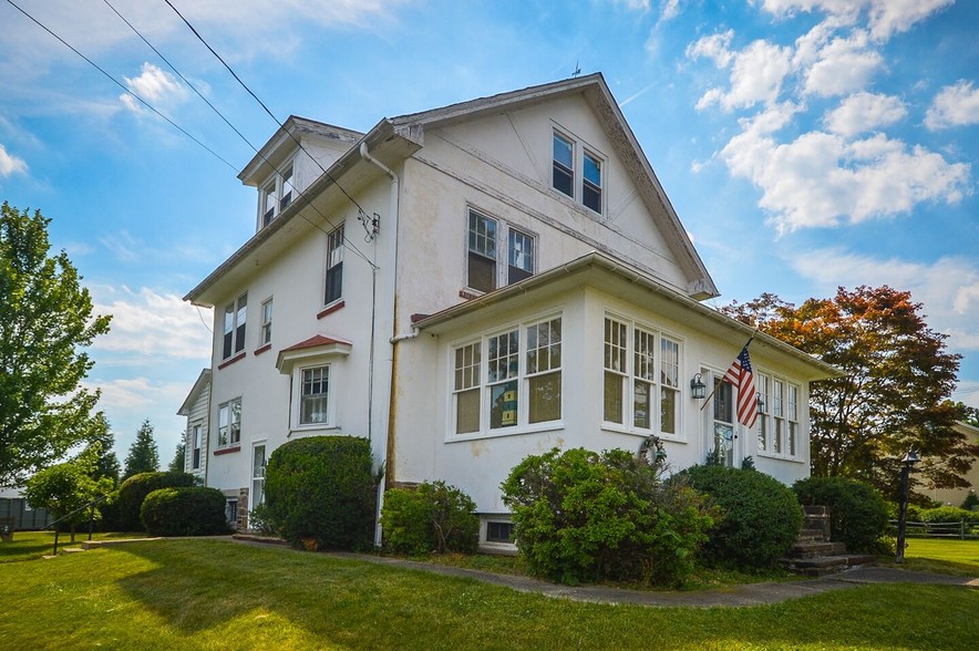 330 N Main St, Chalfont, PA for sale - Primary Photo - Image 1 of 1