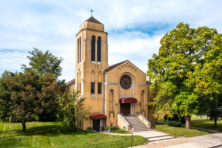 2430 S Beatrice St, Detroit, MI for lease - Building Photo - Image 1 of 6