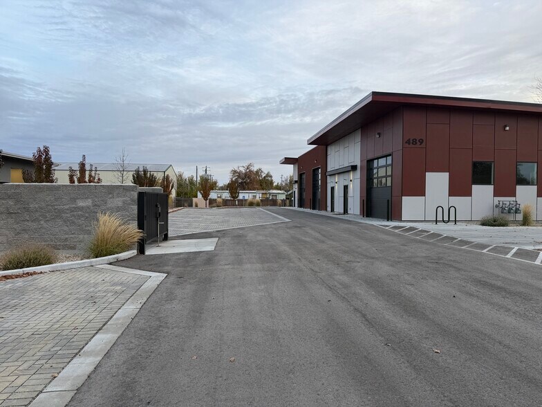 489 E 47th St, Garden City, ID à louer - Photo du bâtiment - Image 2 de 6