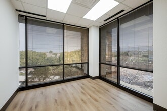 12042 Blanco Rd, San Antonio, TX à louer Photo intérieure- Image 2 de 16