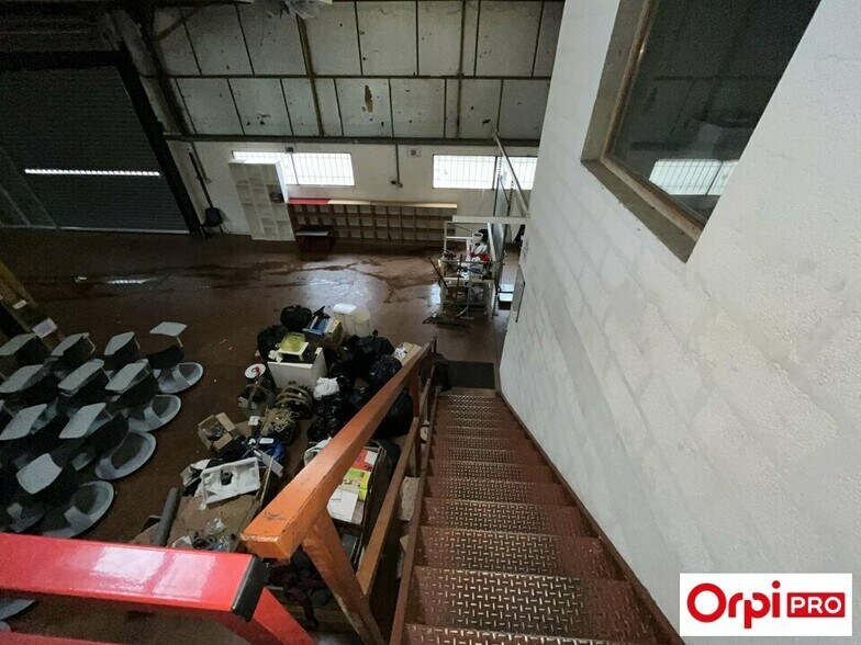 Flex in SAINT-SYMPHORIEN-D'OZON for lease - Building Photo - Image 2 of 18