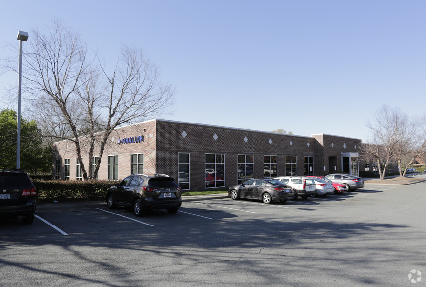 13730 South Point Blvd, Charlotte, NC for lease - Building Photo - Image 3 of 14