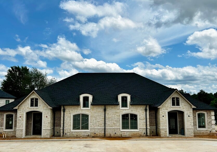 7222 Crosswater Ave, Tyler, TX à louer - Photo du bâtiment - Image 2 de 6
