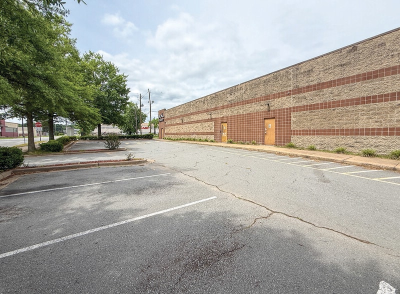 824 S Spring St, Little Rock, AR for lease - Building Photo - Image 2 of 12