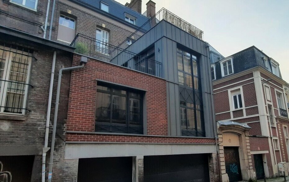 Office in Rouen for lease - Building Photo - Image 2 of 6