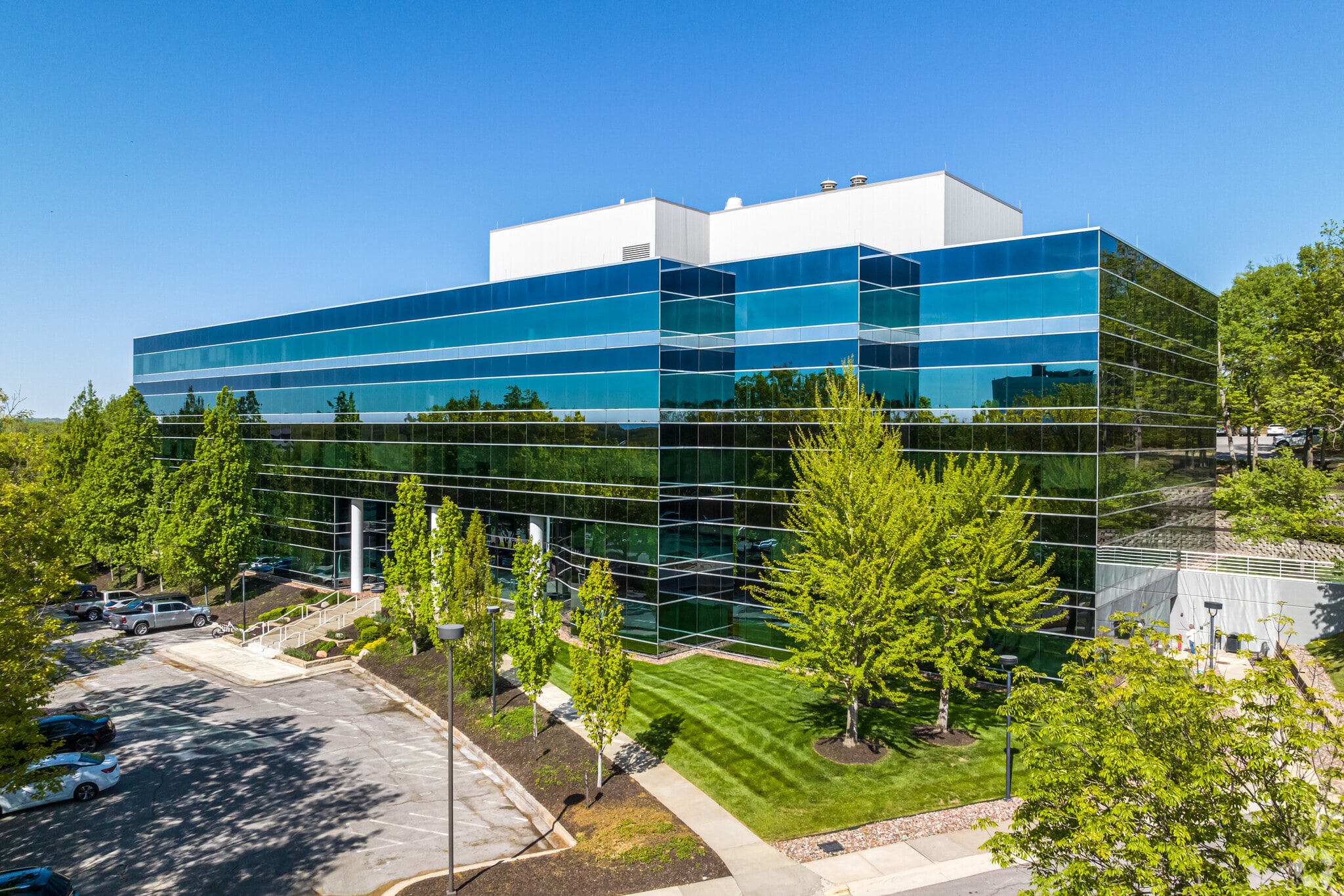 10975 Benson Dr, Overland Park, KS for lease Building Photo- Image 1 of 12