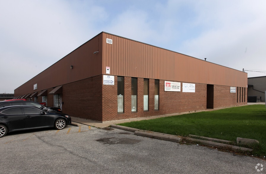 100 St Regis Cres, Toronto, ON for sale - Primary Photo - Image 1 of 1