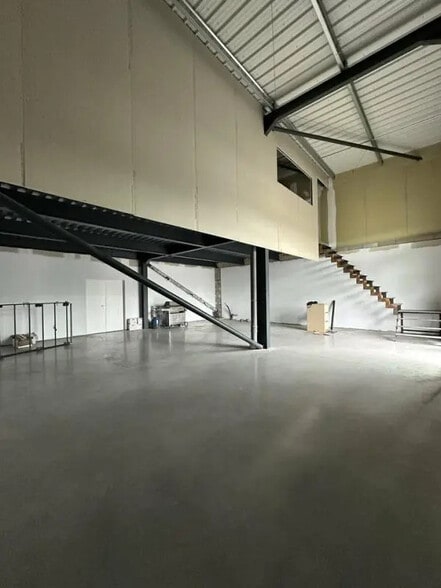 Flex dans Nîmes à louer - Photo du bâtiment - Image 3 de 11