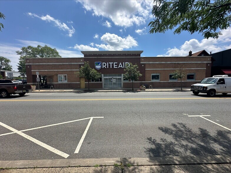330-332 Raritan Ave, Highland Park, NJ à vendre - Photo du bâtiment - Image 2 de 4