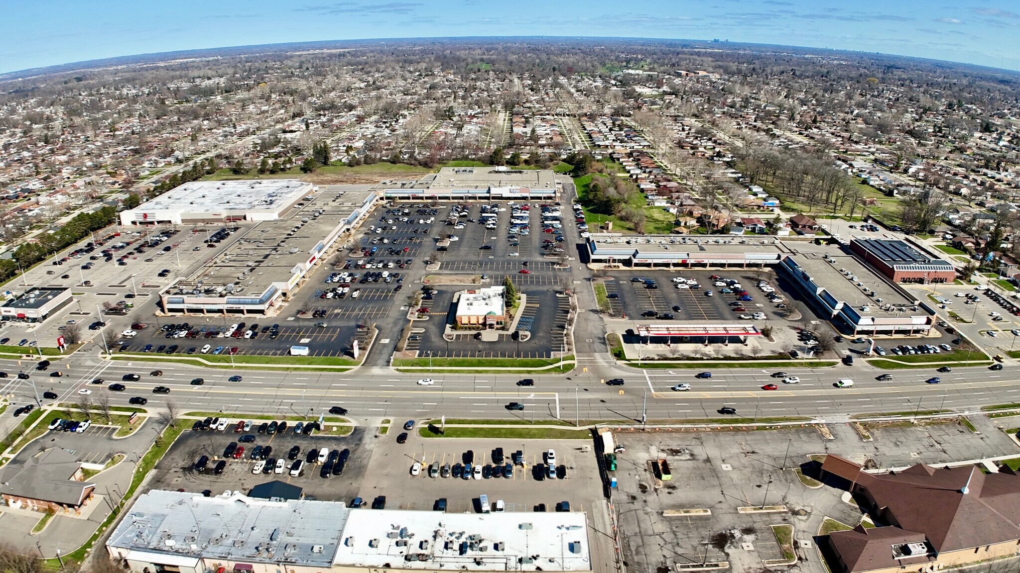 26300-26650 Ford Rd, Dearborn Heights, MI à louer Photo principale- Image 1 de 9