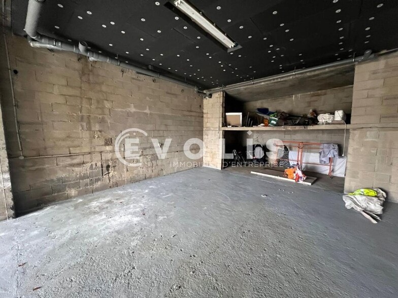 Flex in Villeneuve Saint Georges for lease - Building Photo - Image 2 of 4