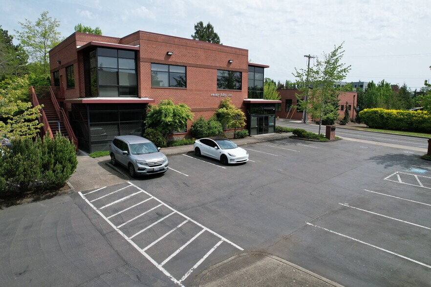 7117 SW Beveland Rd, Tigard, OR à louer - Photo du bâtiment - Image 2 de 3