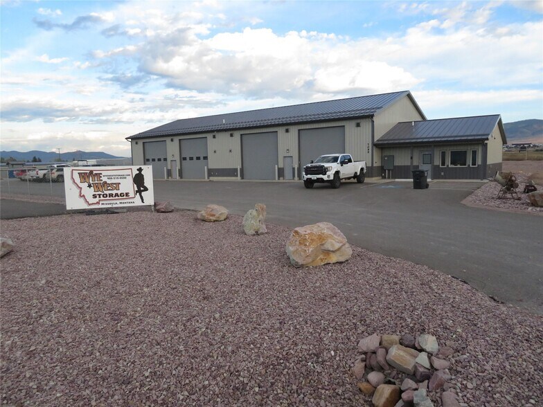 7099 Two Smokes Way, Missoula, MT à vendre - Photo du bâtiment - Image 2 de 36