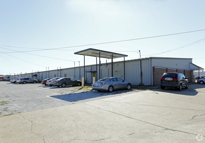 424-460 E President Ave, Tupelo, MS à louer - Photo du bâtiment - Image 2 de 5