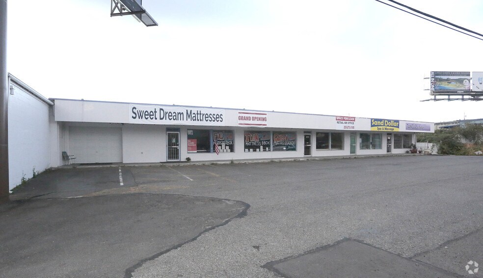 6820 27th St W, University Place, WA à louer - Photo du bâtiment - Image 3 de 9