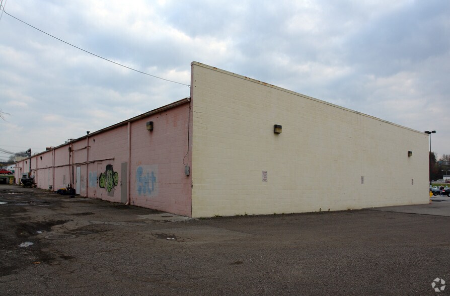 920-928 Division St, Parkersburg, WV à louer - Photo du bâtiment - Image 2 de 3