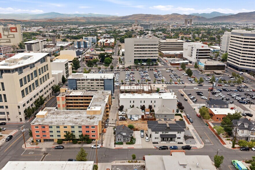 226 Hill St, Reno, NV à louer - Photo du bâtiment - Image 2 de 2
