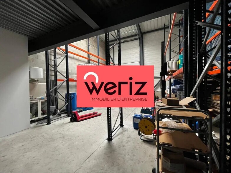 Flex in Aubagne for lease - Interior Photo - Image 3 of 5